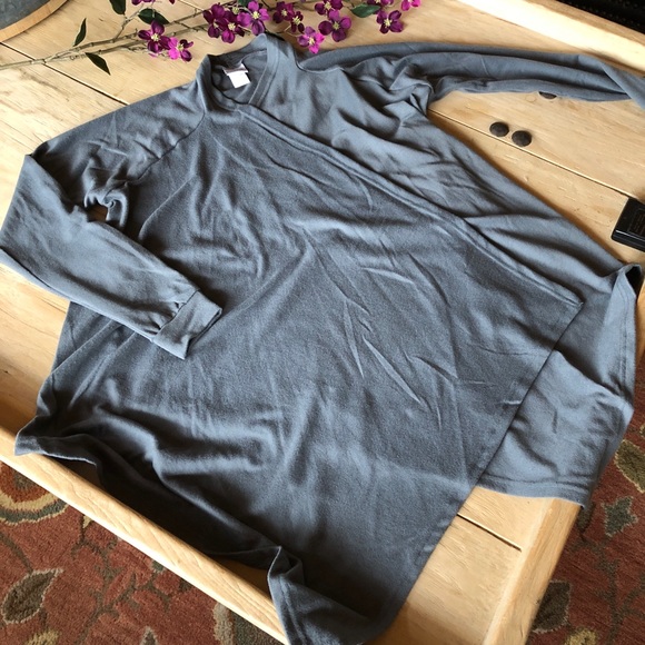 Gray sweater/shrug long front - Picture 5 of 5